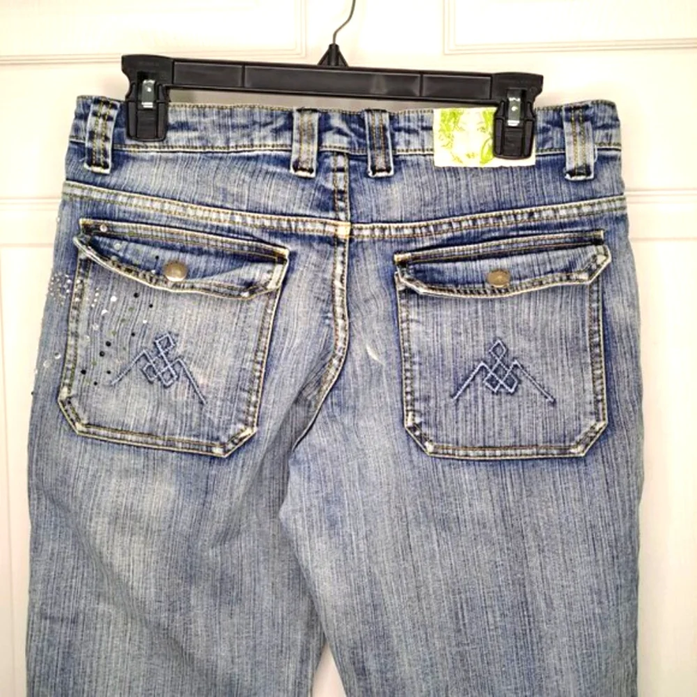 Crest Capris Rhinestone Sparkle Embellished Denim size 9/10 - Picture 6 of 8